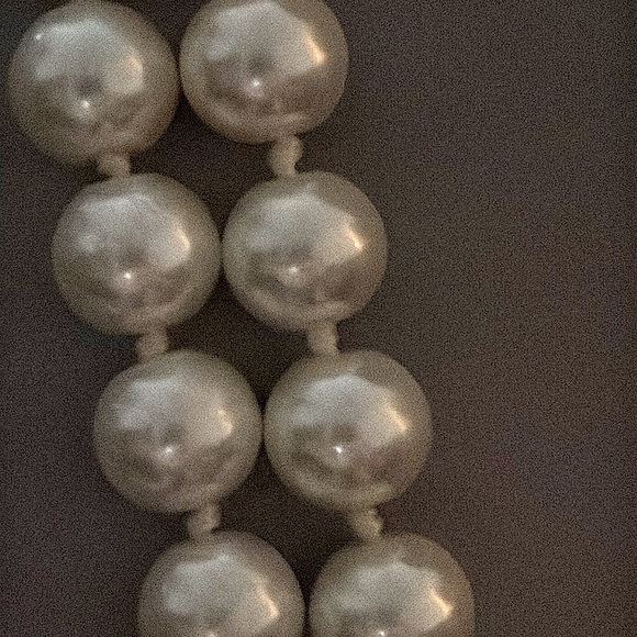 VINTAGE ESTATE FAUX PEARL HAND KNOTTED STRING STRAND NECKLACE 44” - Picture 2 of 13